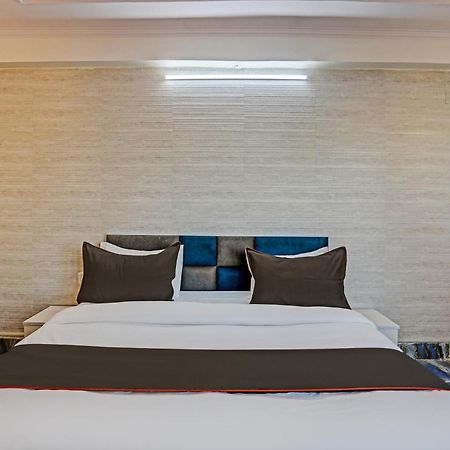 Umen Hotel Nearest Sector 66 诺伊达 外观 照片
