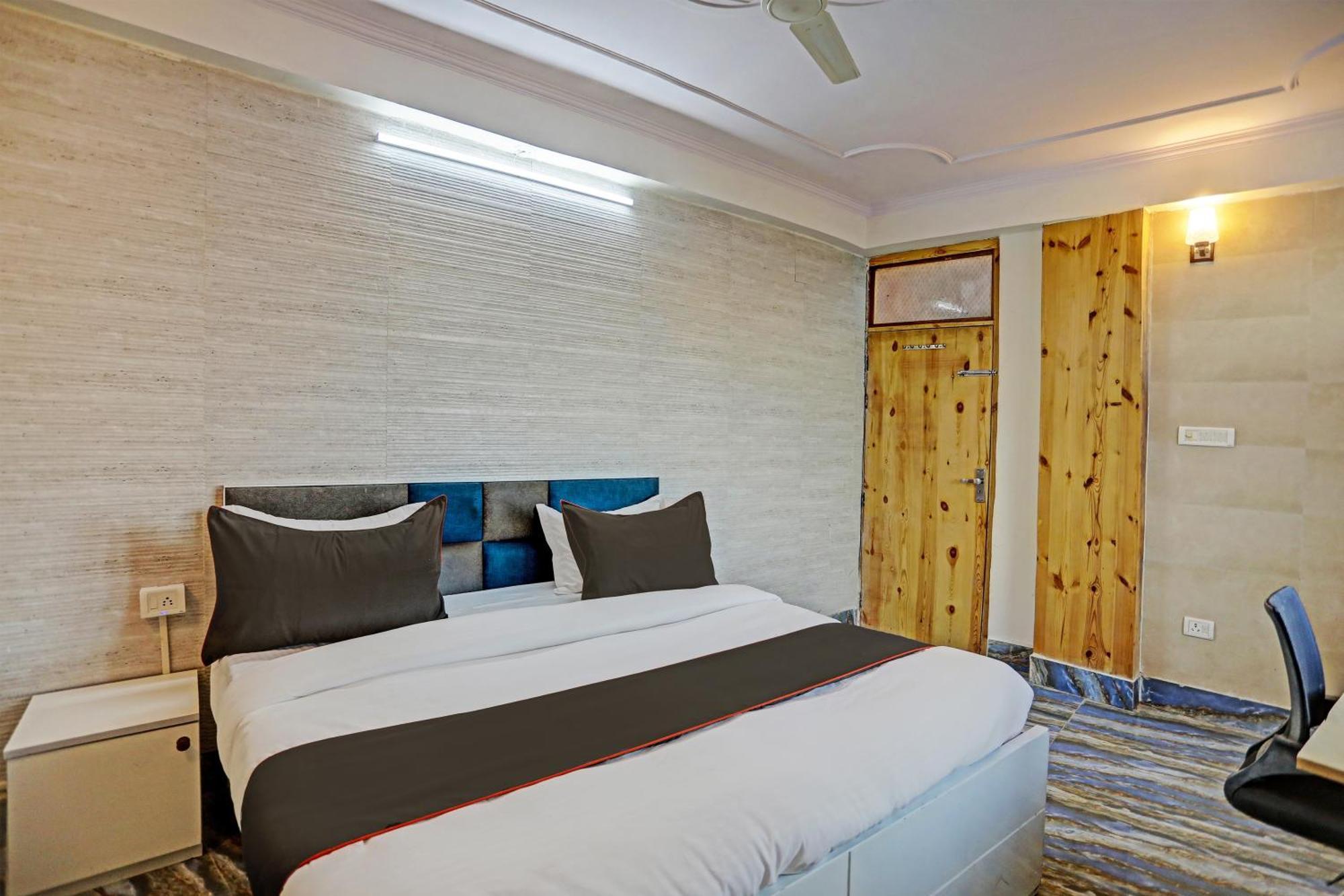 Umen Hotel Nearest Sector 66 诺伊达 外观 照片