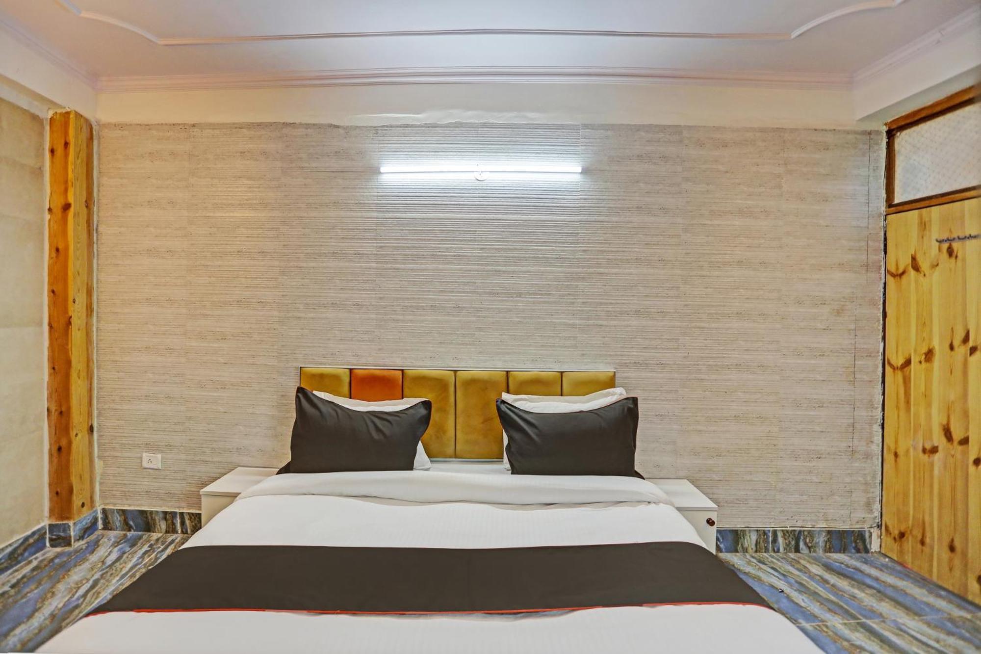 Umen Hotel Nearest Sector 66 诺伊达 外观 照片